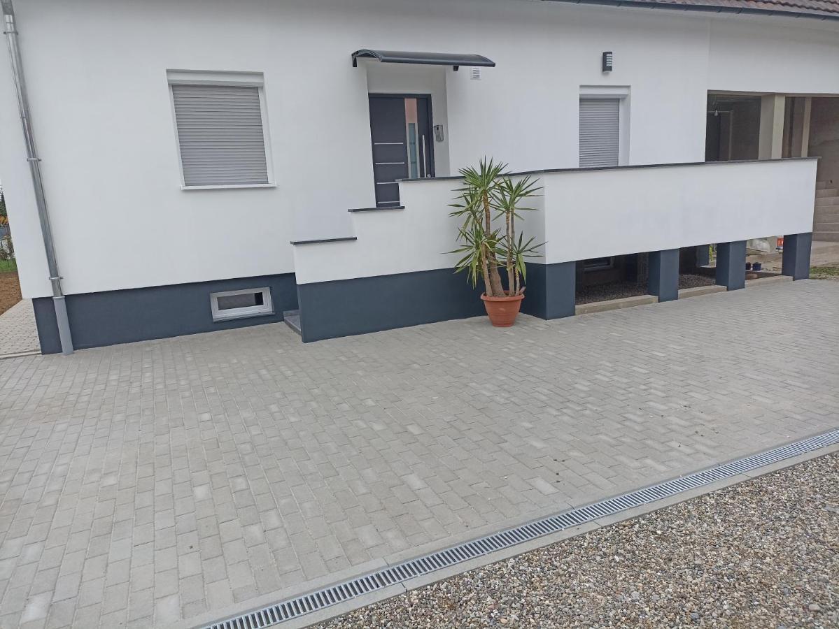 EBS Paradies Rheinhausen Exterior foto